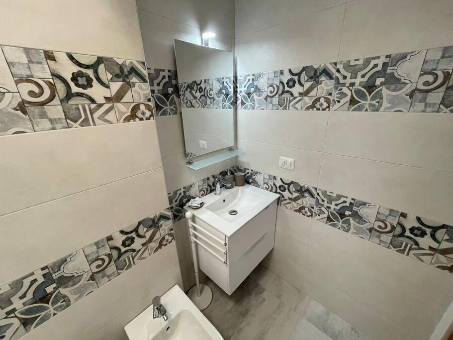 Tiny House - 15 Minutes To Duomo Apartment Milano Exterior foto